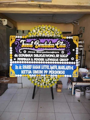 Papan Bunga di Megal Pamotan